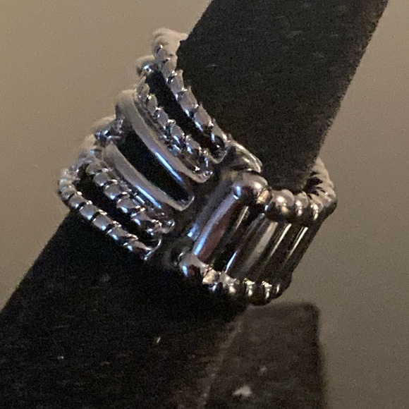 Paparazzi Silver Intricate Design Ring - Picture 2 of 2